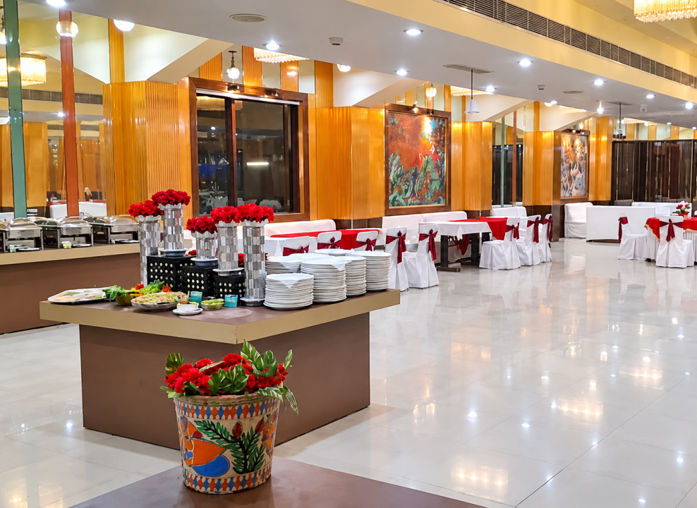 Pure Veg Jain Dining Hotel Maiden Residency